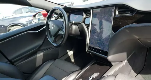 TESLA Model S Long Range Plus