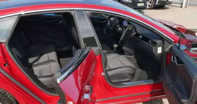 TESLA Model S Long Range Plus