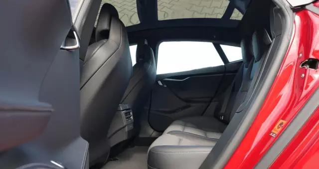 TESLA Model S Long Range Plus