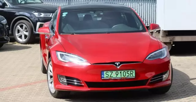TESLA Model S Long Range Plus