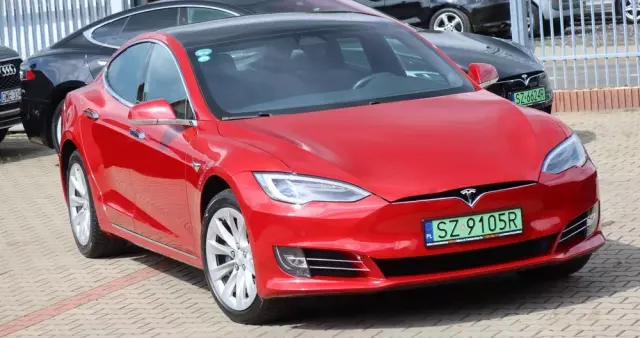 TESLA Model S Long Range Plus