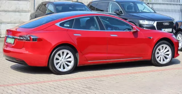 TESLA Model S Long Range Plus
