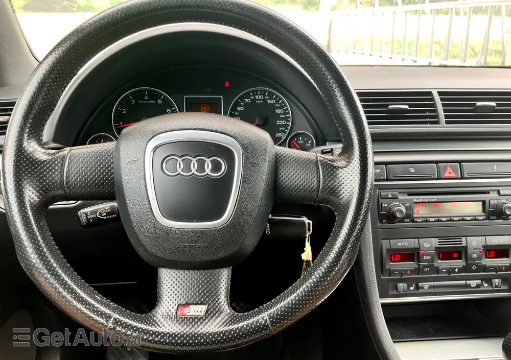 AUDI A4 1.8 T quattro