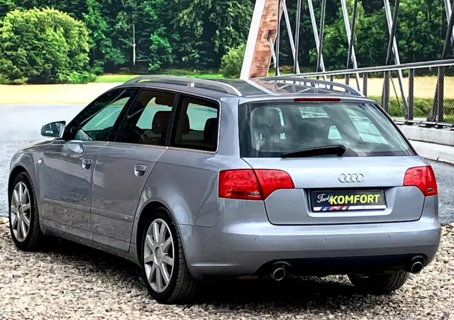 AUDI A4 1.8 T quattro