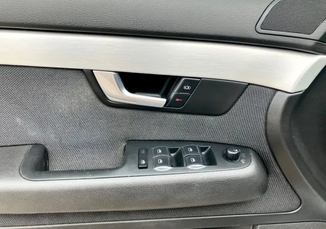 AUDI A4 1.8 T quattro