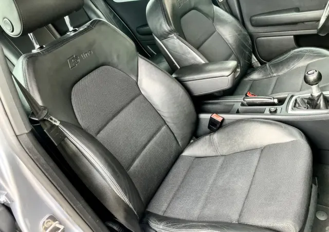 AUDI A4 1.8 T quattro