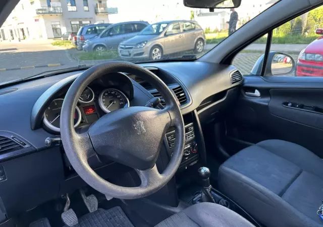 PEUGEOT 207 