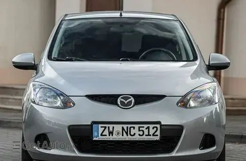 MAZDA 2 