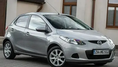 MAZDA 2 