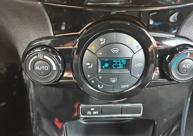 FORD Fiesta 1.0 EcoBoost S&S TITANIUM