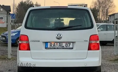 VOLKSWAGEN Touran 