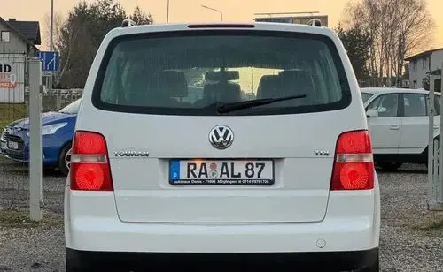 VOLKSWAGEN Touran 