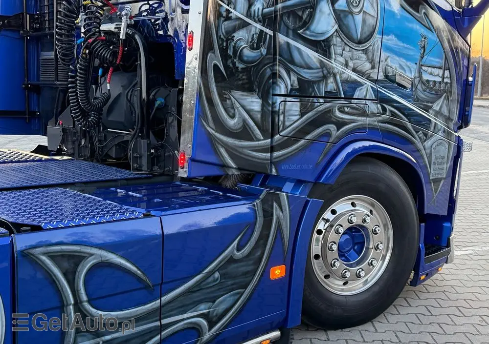 VOLVO FH16 750 Show Truck tuning perfekcyjny stan pełna opcja XL 