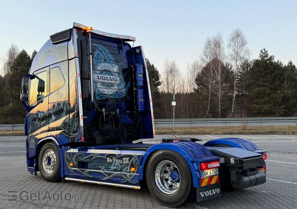 VOLVO FH16 750 Show Truck tuning perfekcyjny stan pełna opcja XL 