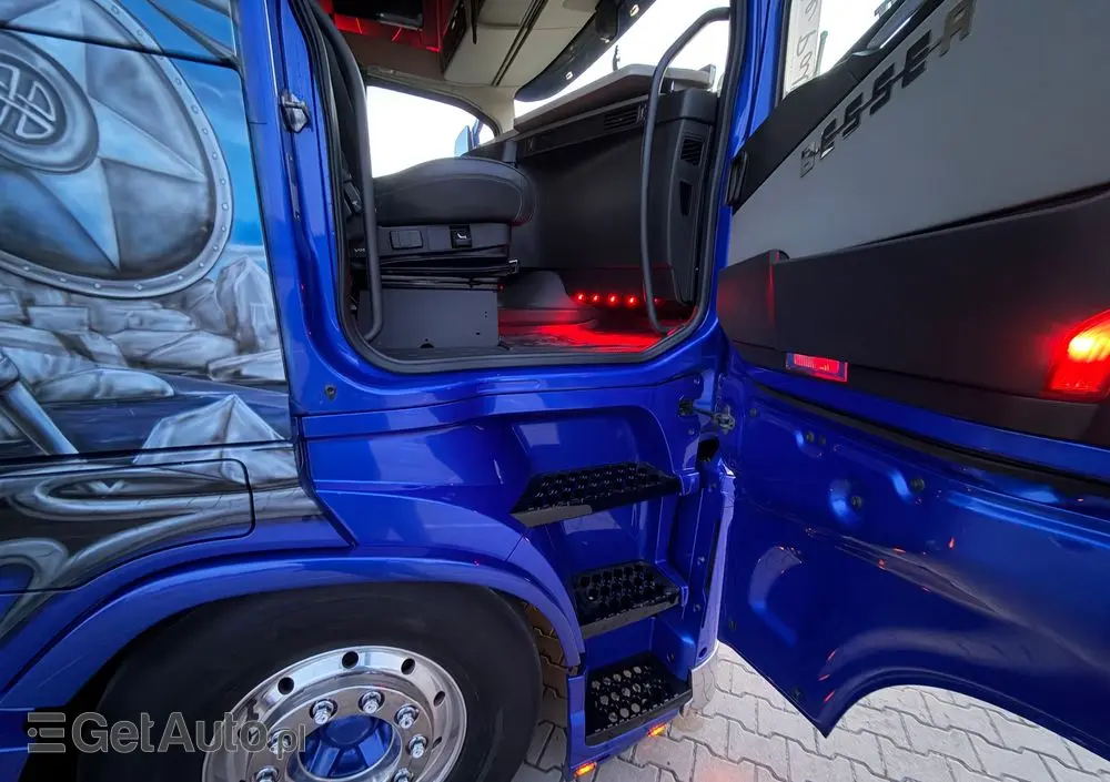 VOLVO FH16 750 Show Truck tuning perfekcyjny stan pełna opcja XL 