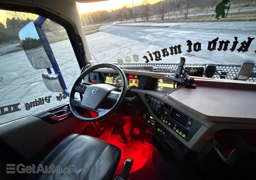 VOLVO FH16 750 Show Truck tuning perfekcyjny stan pełna opcja XL 