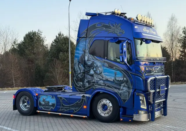 VOLVO FH16 750 Show Truck tuning perfekcyjny stan pełna opcja XL 