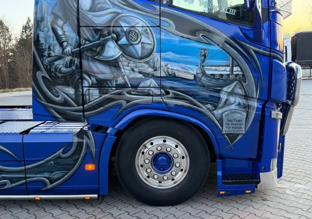 VOLVO FH16 750 Show Truck tuning perfekcyjny stan pełna opcja XL 