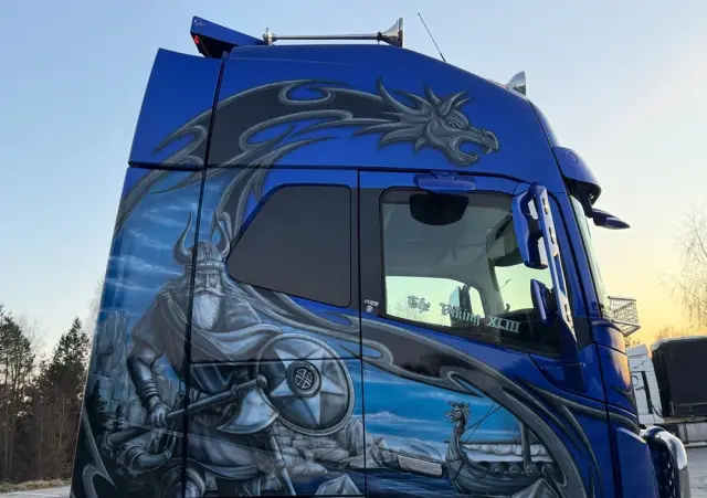 VOLVO FH16 750 Show Truck tuning perfekcyjny stan pełna opcja XL 