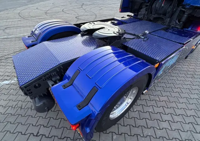 VOLVO FH16 750 Show Truck tuning perfekcyjny stan pełna opcja XL 