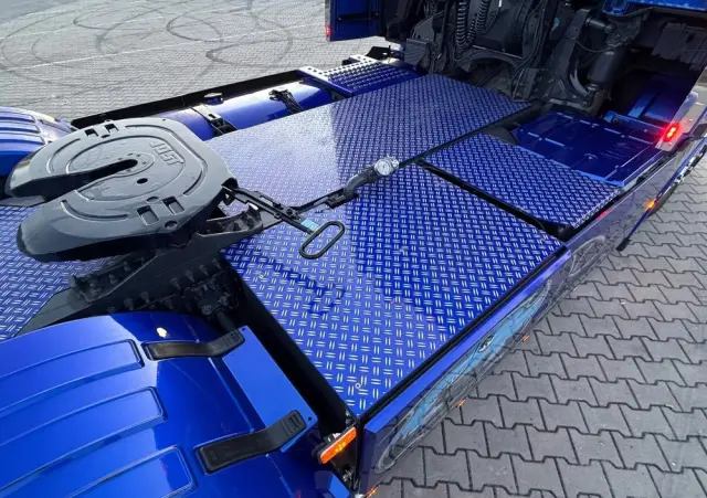 VOLVO FH16 750 Show Truck tuning perfekcyjny stan pełna opcja XL 