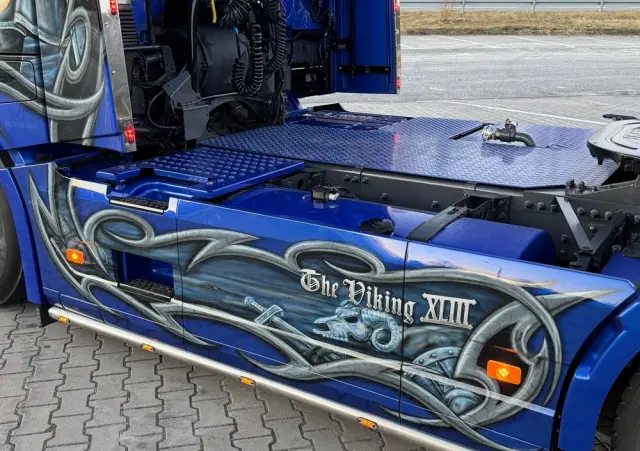 VOLVO FH16 750 Show Truck tuning perfekcyjny stan pełna opcja XL 