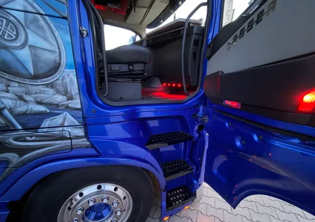 VOLVO FH16 750 Show Truck tuning perfekcyjny stan pełna opcja XL 