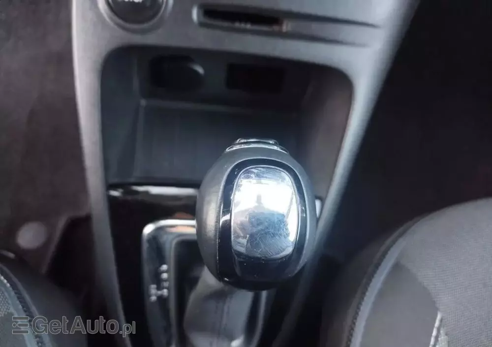 RENAULT Captur ENERGY TCe 120 EDC Luxe