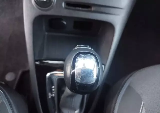 RENAULT Captur ENERGY TCe 120 EDC Luxe