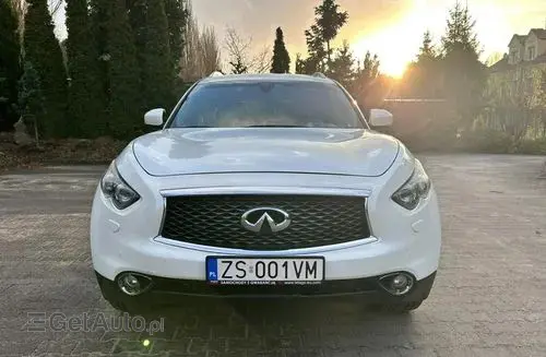 INFINITI QX70 