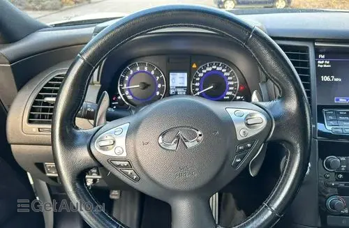 INFINITI QX70 