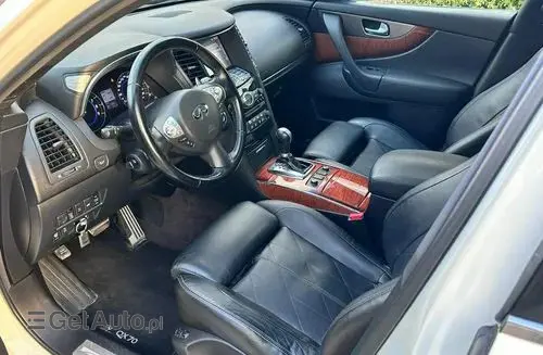 INFINITI QX70 