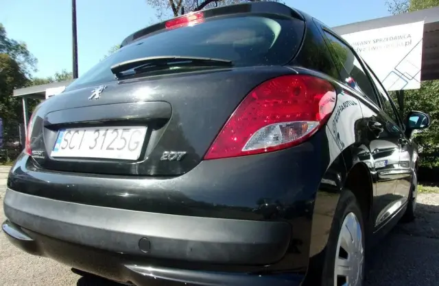 PEUGEOT 207 