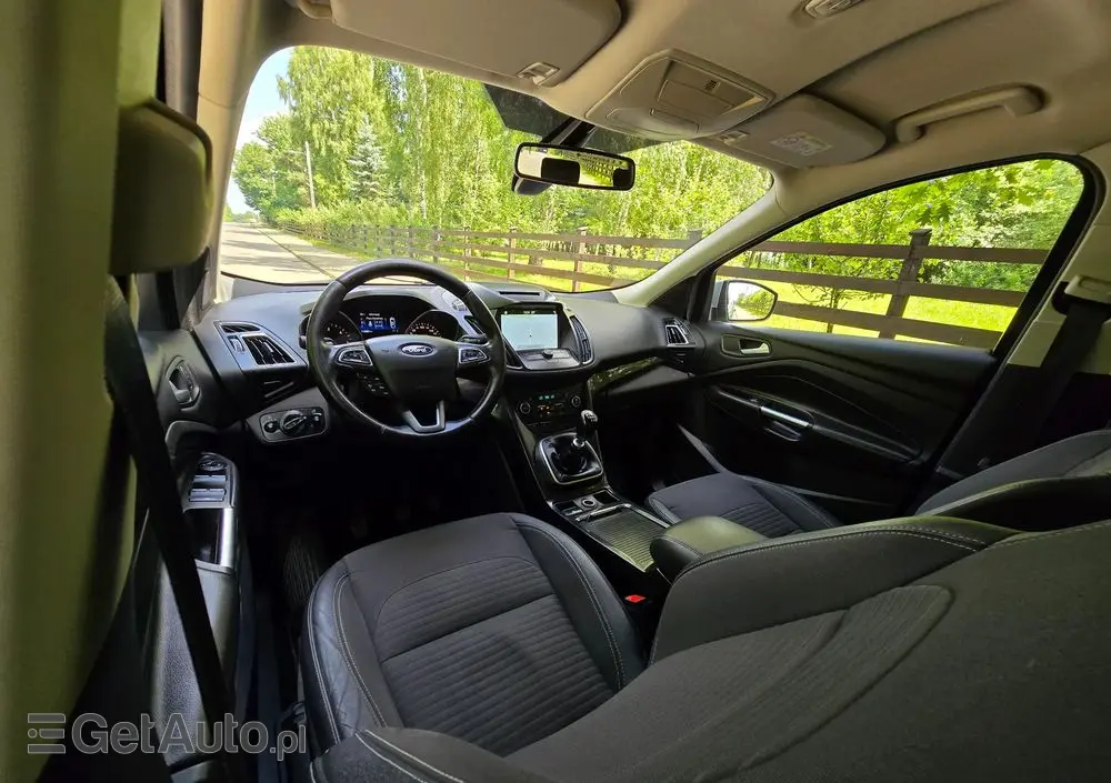 FORD Kuga 2.0 TDCi 2x4 Titanium