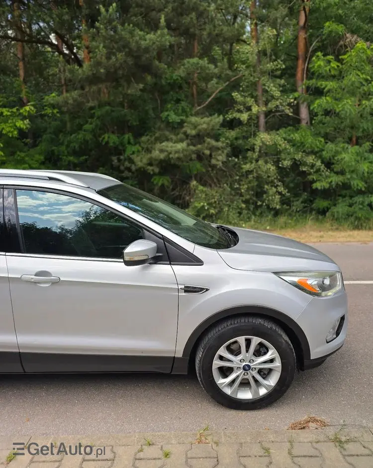 FORD Kuga 2.0 TDCi 2x4 Titanium