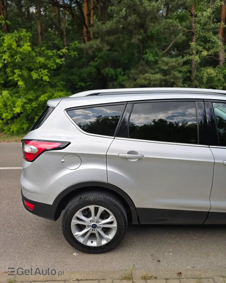 FORD Kuga 2.0 TDCi 2x4 Titanium