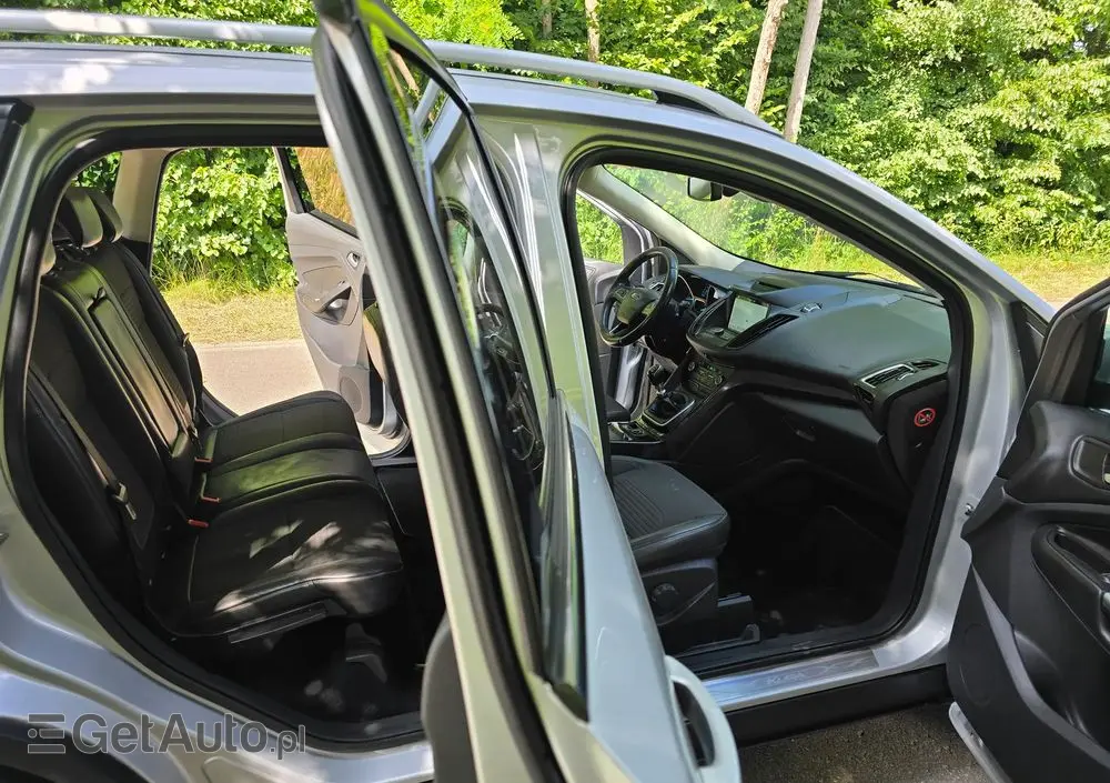 FORD Kuga 2.0 TDCi 2x4 Titanium