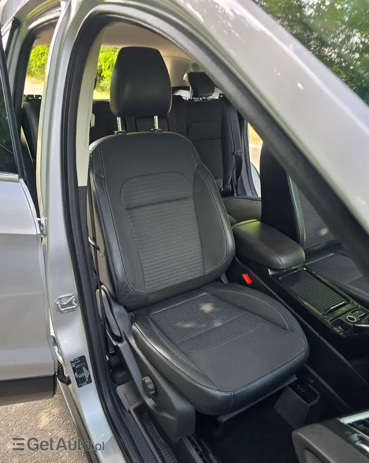 FORD Kuga 2.0 TDCi 2x4 Titanium