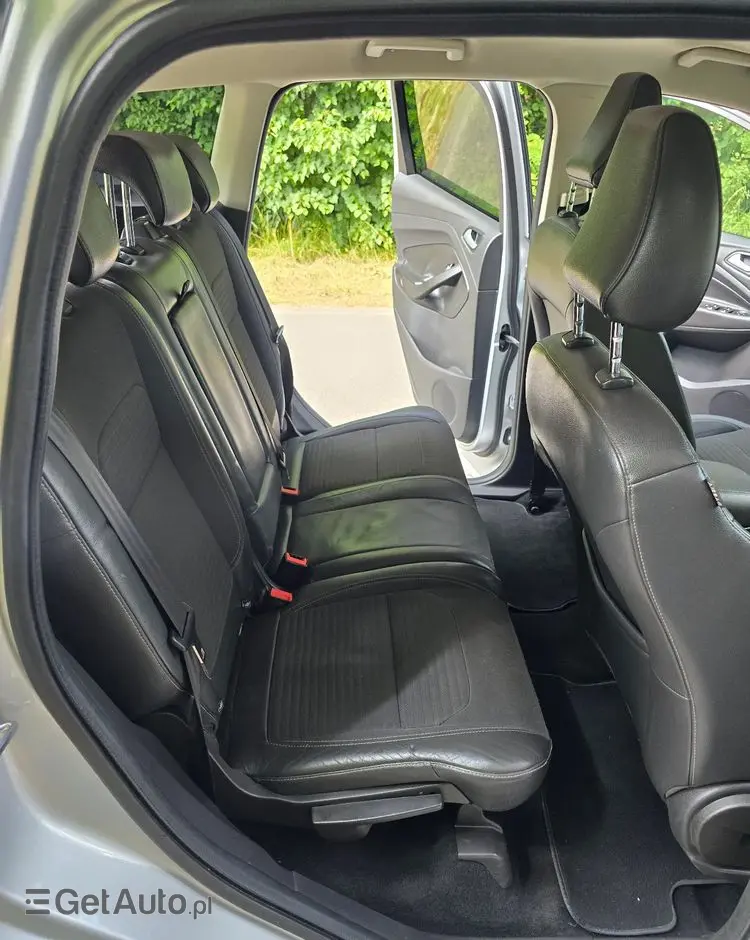 FORD Kuga 2.0 TDCi 2x4 Titanium