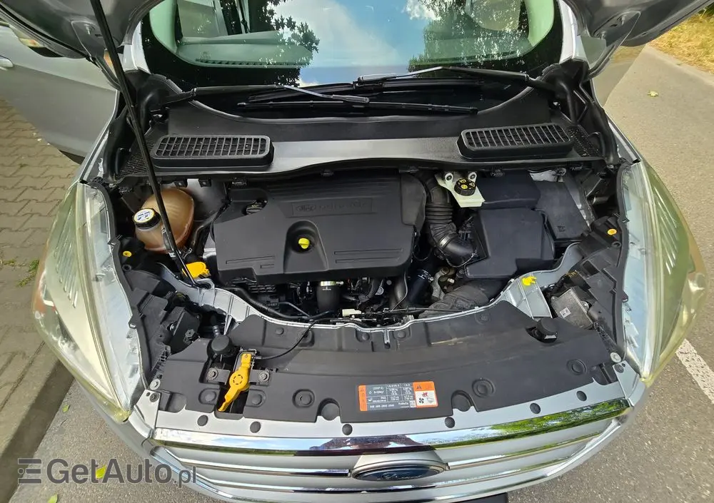 FORD Kuga 2.0 TDCi 2x4 Titanium