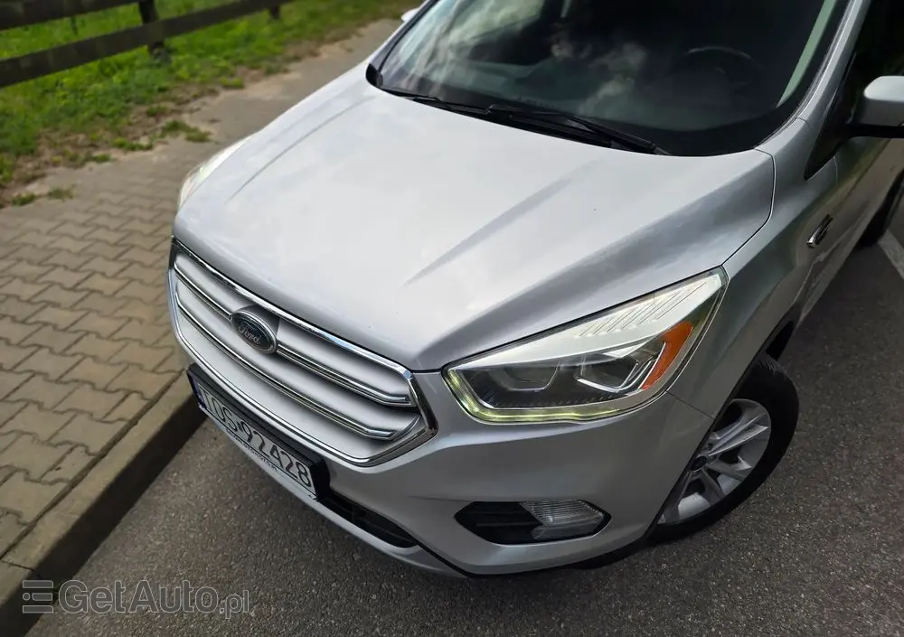 FORD Kuga 2.0 TDCi 2x4 Titanium