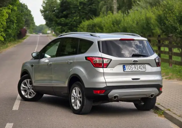 FORD Kuga 2.0 TDCi 2x4 Titanium