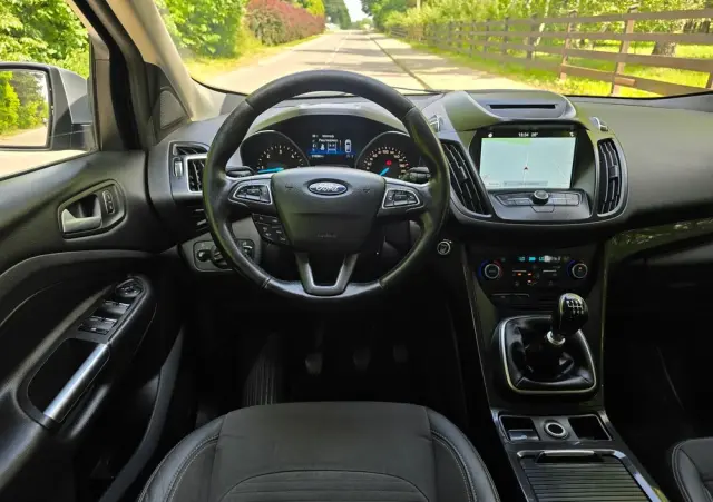 FORD Kuga 2.0 TDCi 2x4 Titanium