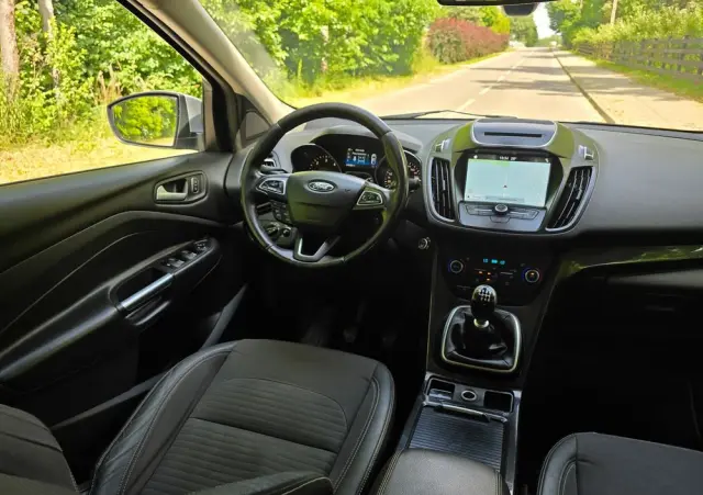 FORD Kuga 2.0 TDCi 2x4 Titanium