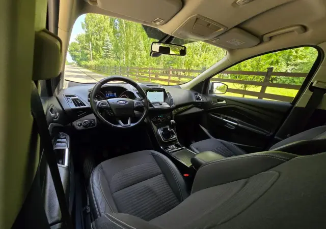 FORD Kuga 2.0 TDCi 2x4 Titanium