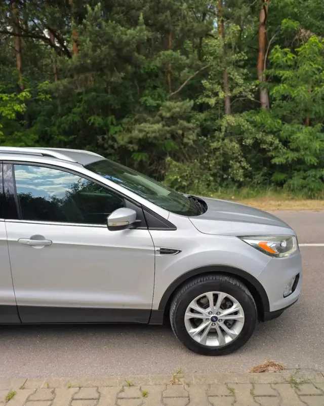 FORD Kuga 2.0 TDCi 2x4 Titanium