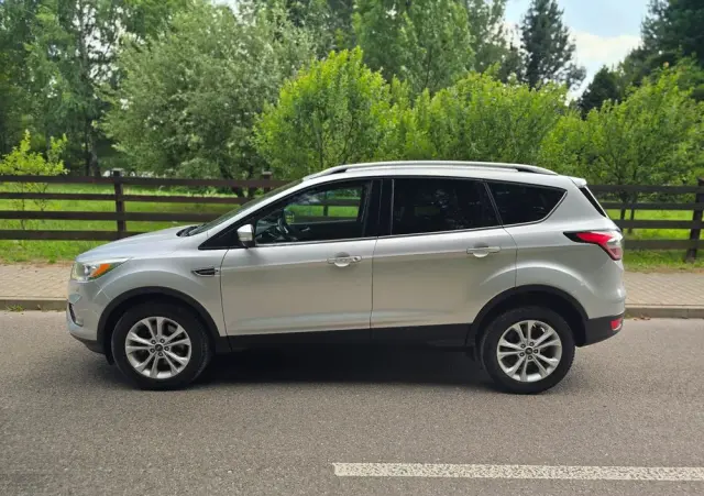 FORD Kuga 2.0 TDCi 2x4 Titanium