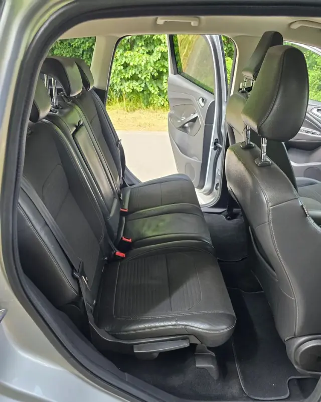 FORD Kuga 2.0 TDCi 2x4 Titanium