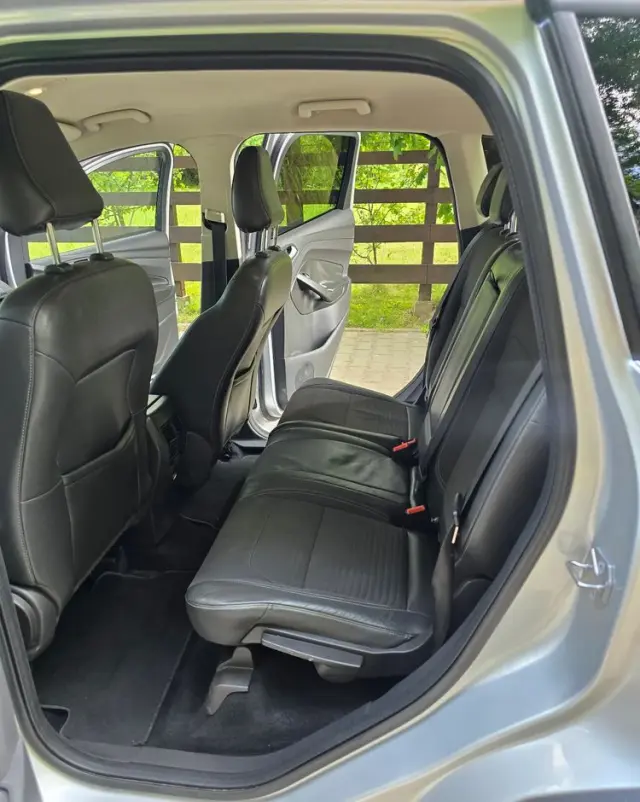 FORD Kuga 2.0 TDCi 2x4 Titanium