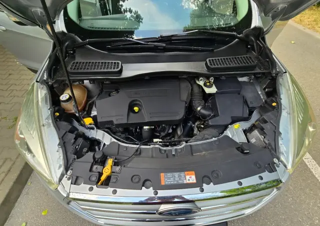 FORD Kuga 2.0 TDCi 2x4 Titanium